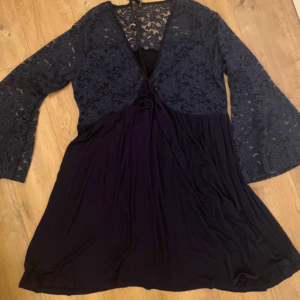 Lace sleeve dress
